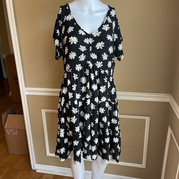 No Boundaries Floral Midi Dress Collection - Picture 4 of 6